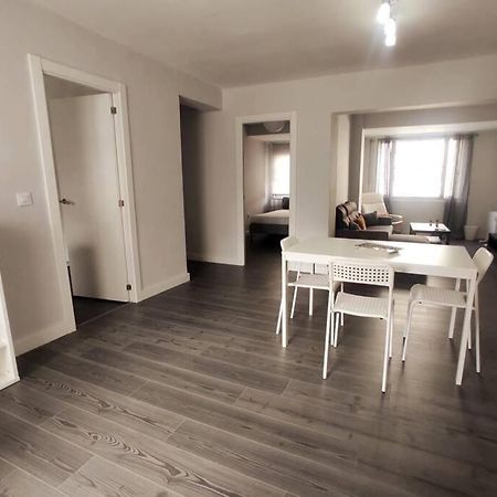 Espacioso Piso Con Garaje Cerca Del Centro De Виго Екстериор снимка
